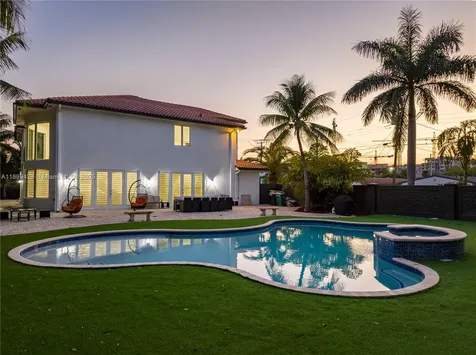 112 NW 14th Way Dania Beach FL 33004