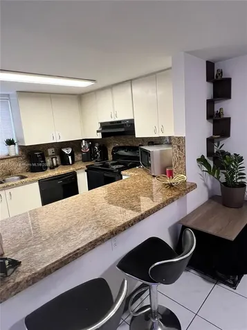431 NW 82nd Avenue Miami FL 33126
