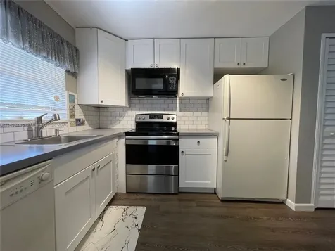 10123 Sunrise Lakes Boulevard Sunrise FL 33322