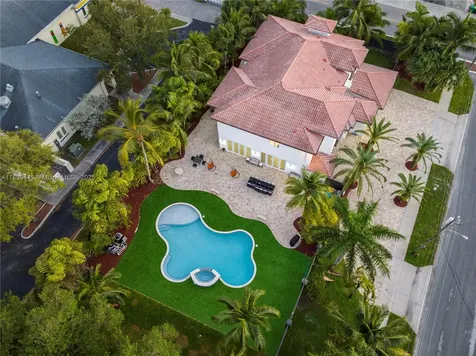 112 NW 14th Way Dania Beach FL 33004