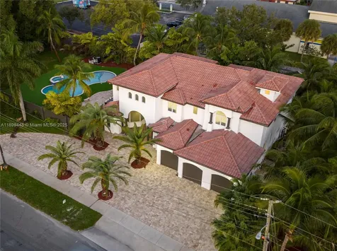 112 NW 14th Way Dania Beach FL 33004