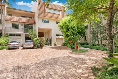 6100 Paradise Point Drive Palmetto Bay FL 33157