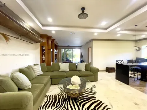 6100 Paradise Point Drive Palmetto Bay FL 33157
