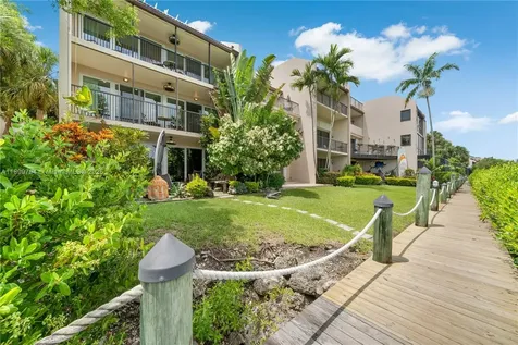 6100 Paradise Point Drive Palmetto Bay FL 33157