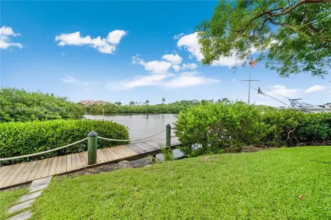 6100 Paradise Point Drive Palmetto Bay FL 33157