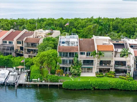 6100 Paradise Point Drive Palmetto Bay FL 33157