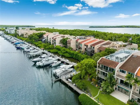 6100 Paradise Point Drive Palmetto Bay FL 33157