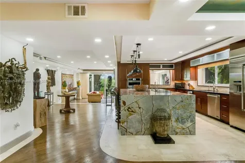 6100 Paradise Point Drive Palmetto Bay FL 33157
