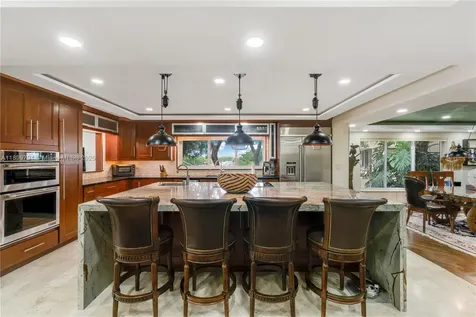 6100 Paradise Point Drive Palmetto Bay FL 33157