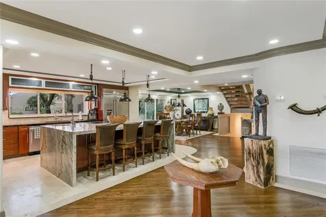 6100 Paradise Point Drive Palmetto Bay FL 33157