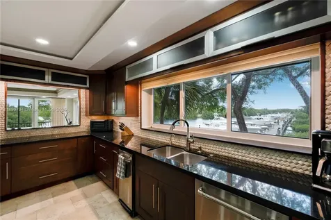 6100 Paradise Point Drive Palmetto Bay FL 33157