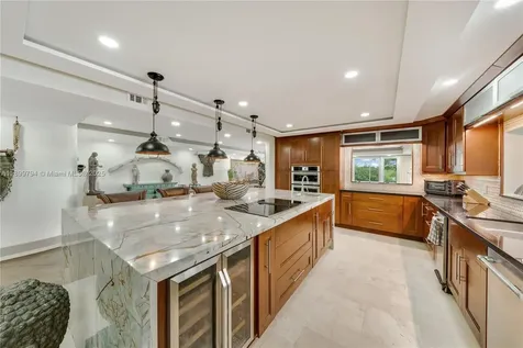 6100 Paradise Point Drive Palmetto Bay FL 33157