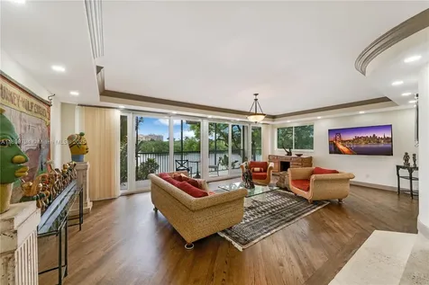 6100 Paradise Point Drive Palmetto Bay FL 33157
