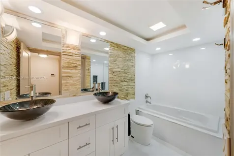 6100 Paradise Point Drive Palmetto Bay FL 33157