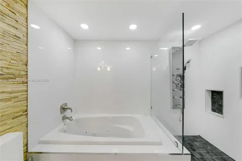 6100 Paradise Point Drive Palmetto Bay FL 33157