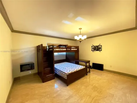 6100 Paradise Point Drive Palmetto Bay FL 33157