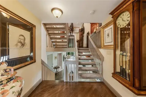 6100 Paradise Point Drive Palmetto Bay FL 33157