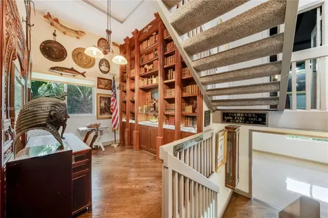 6100 Paradise Point Drive Palmetto Bay FL 33157