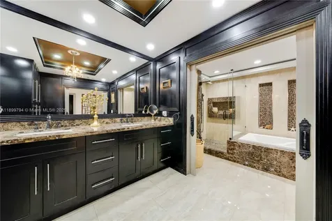 6100 Paradise Point Drive Palmetto Bay FL 33157