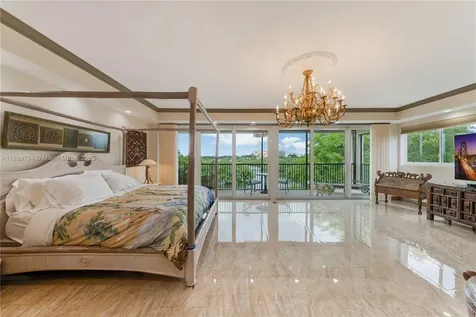 6100 Paradise Point Drive Palmetto Bay FL 33157