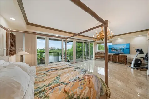 6100 Paradise Point Drive Palmetto Bay FL 33157