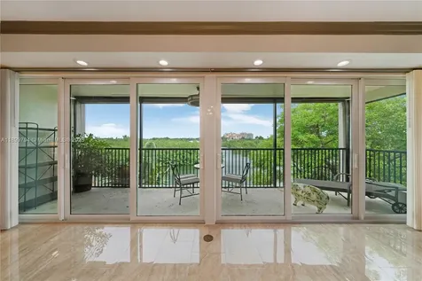 6100 Paradise Point Drive Palmetto Bay FL 33157