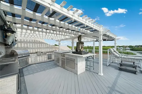6100 Paradise Point Drive Palmetto Bay FL 33157