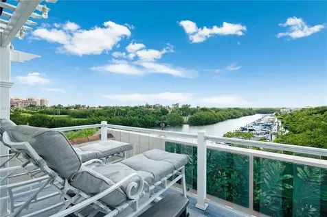 6100 Paradise Point Drive Palmetto Bay FL 33157