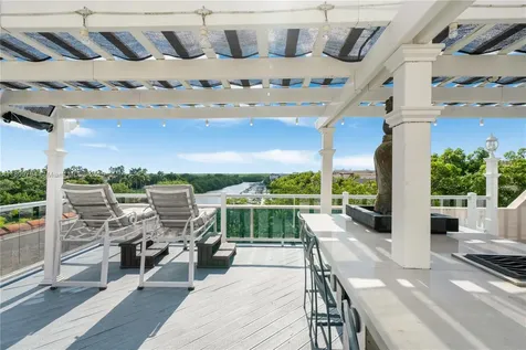 6100 Paradise Point Drive Palmetto Bay FL 33157