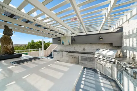6100 Paradise Point Drive Palmetto Bay FL 33157