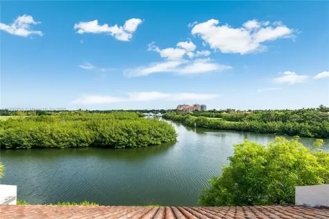 6100 Paradise Point Drive Palmetto Bay FL 33157