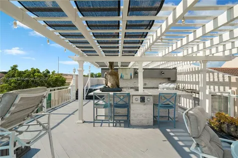 6100 Paradise Point Drive Palmetto Bay FL 33157
