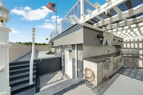 6100 Paradise Point Drive Palmetto Bay FL 33157