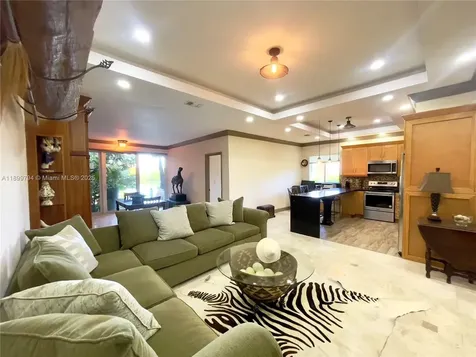 6100 Paradise Point Drive Palmetto Bay FL 33157