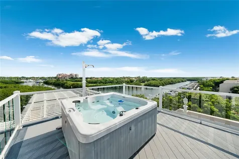 6100 Paradise Point Drive Palmetto Bay FL 33157