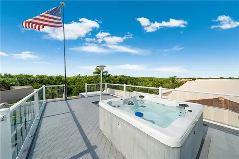 6100 Paradise Point Drive Palmetto Bay FL 33157