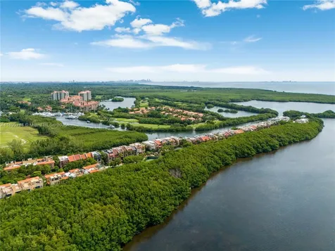 6100 Paradise Point Drive Palmetto Bay FL 33157