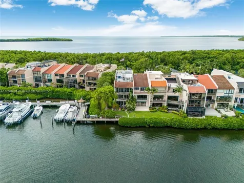 6100 Paradise Point Drive Palmetto Bay FL 33157