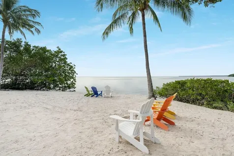 6100 Paradise Point Drive Palmetto Bay FL 33157