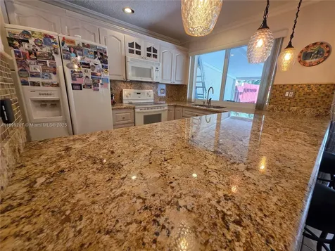 6923 Holly Road Miami Lakes FL 33014
