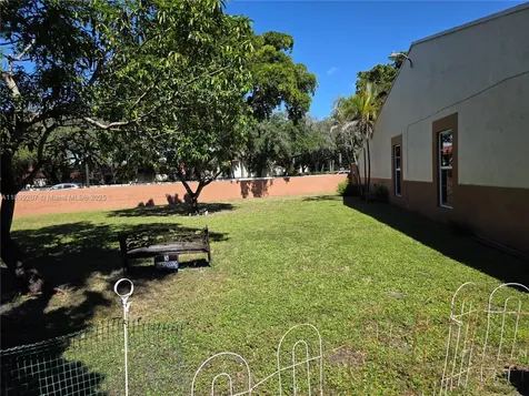 6923 Holly Road Miami Lakes FL 33014