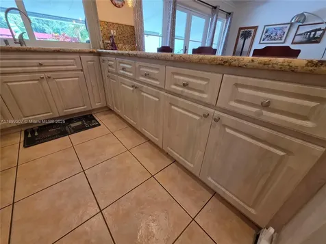 6923 Holly Road Miami Lakes FL 33014