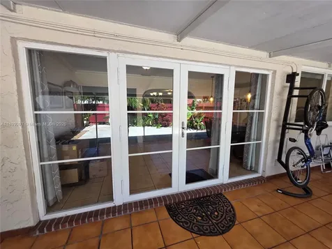6923 Holly Road Miami Lakes FL 33014