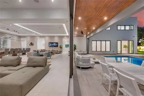 2110 NE 197th Terrace Miami FL 33179