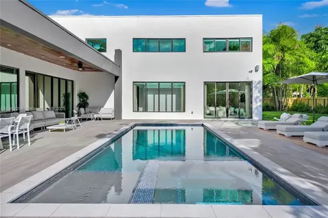 2110 NE 197th Terrace Miami FL 33179