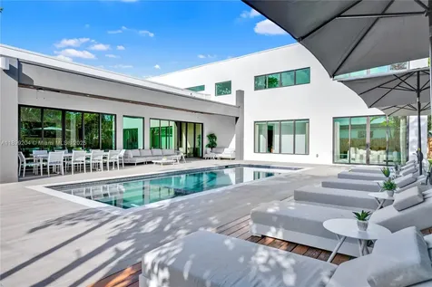 2110 NE 197th Terrace Miami FL 33179