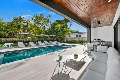 2110 NE 197th Terrace Miami FL 33179