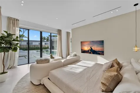 2110 NE 197th Terrace Miami FL 33179