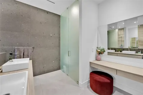 2110 NE 197th Terrace Miami FL 33179