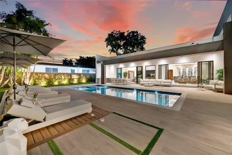 2110 NE 197th Terrace Miami FL 33179